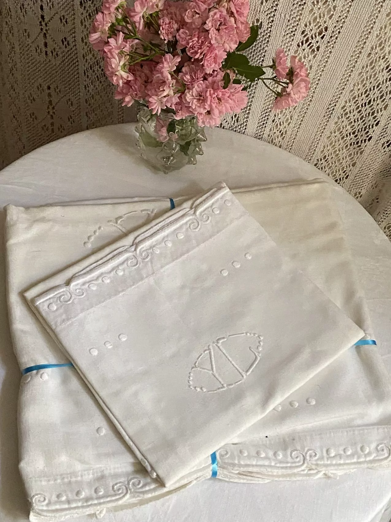 Parure de draps anciens monogrammée YD – Drap 140 + taie assortie – Coton brodé main – Image 2
