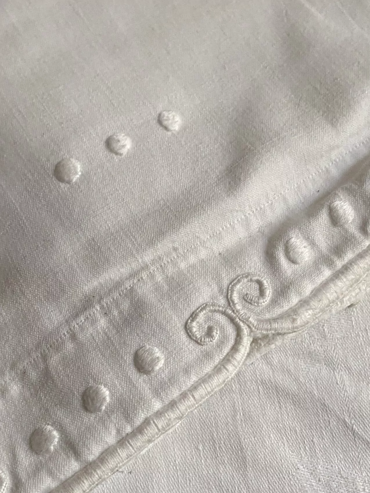 Parure de draps anciens monogrammée YD – Drap 140 + taie assortie – Coton brodé main – Image 3