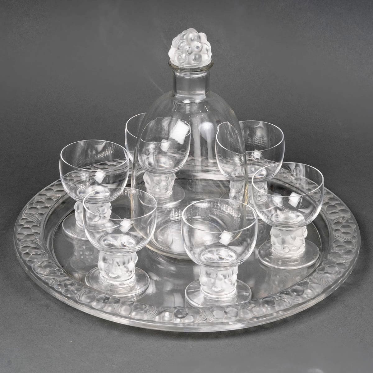 1931 René Lalique – Service Thomery Verre Blanc – 6 Verres, 1 Carafe, 1 Plateau