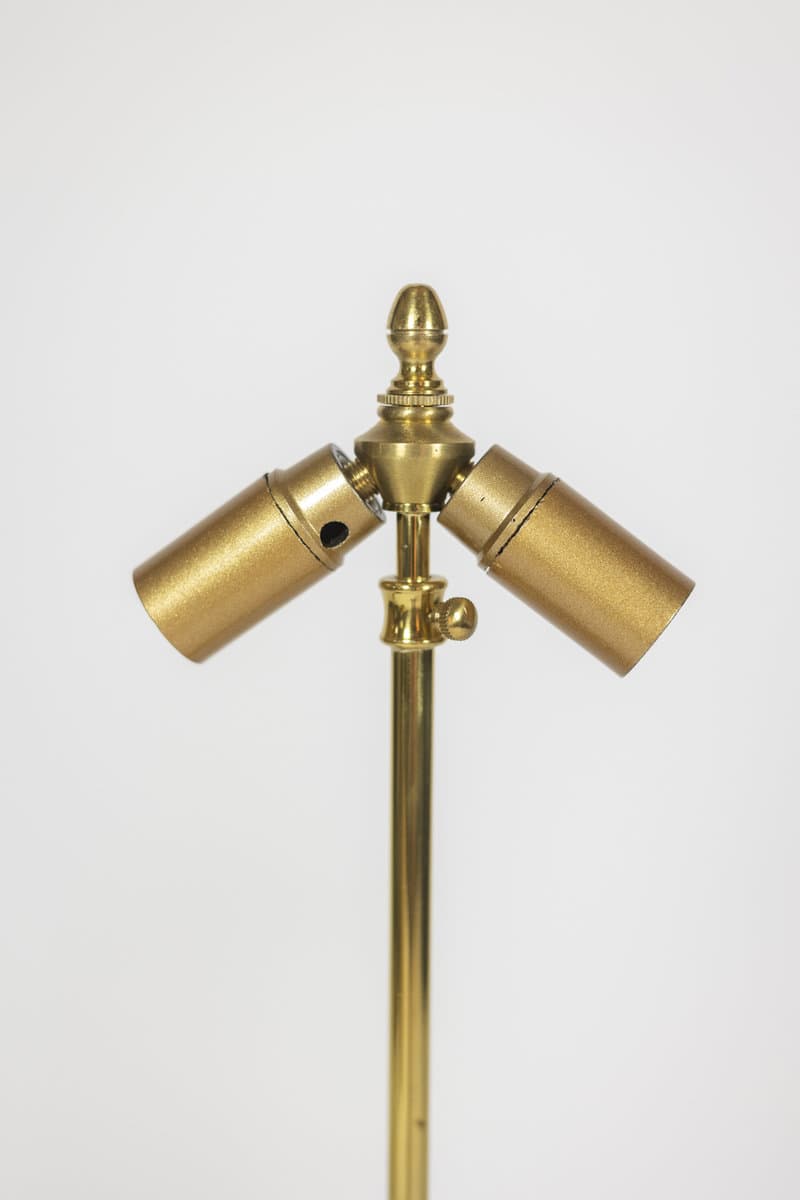 Paire de lampes en porcelaine de Paris et bronze doré. Circa 1850. – Image 7