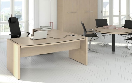 Status / Bureau de direction avec retour