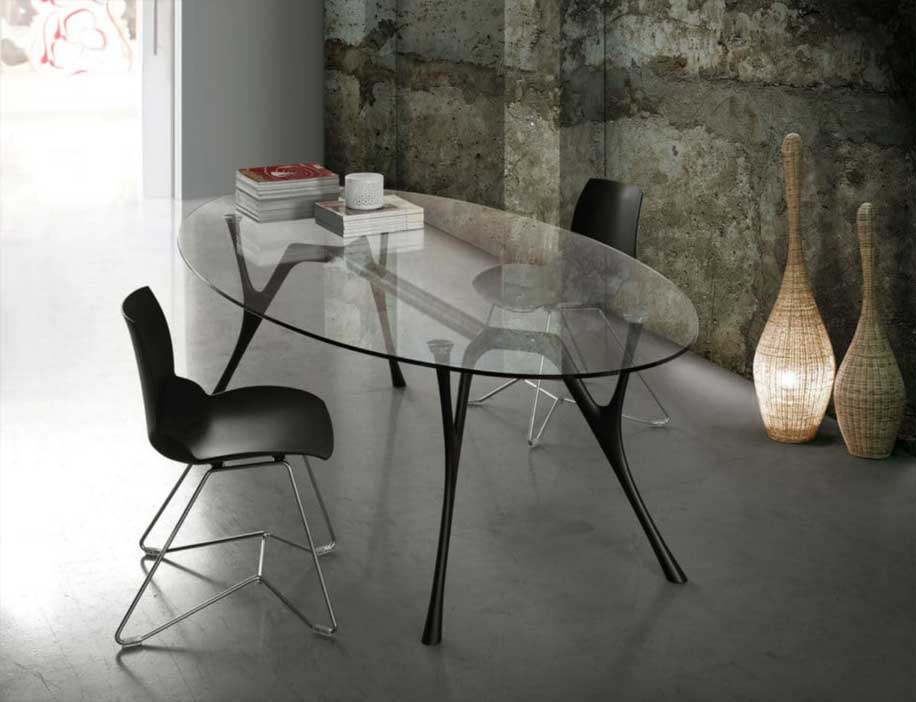 Pegaso Caimi / Table ovale en verre