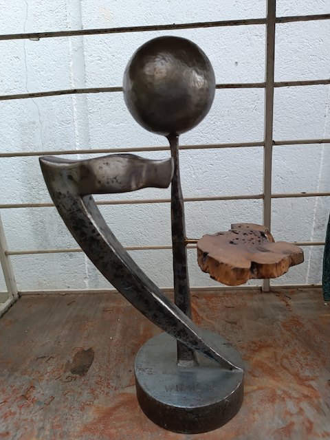 Sculpture Métal signée Vanel – Image 2